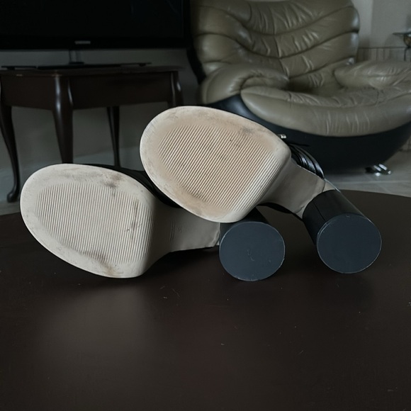 Napoleoni Made in Italy Black Circular Heel - Picture 9 of 9